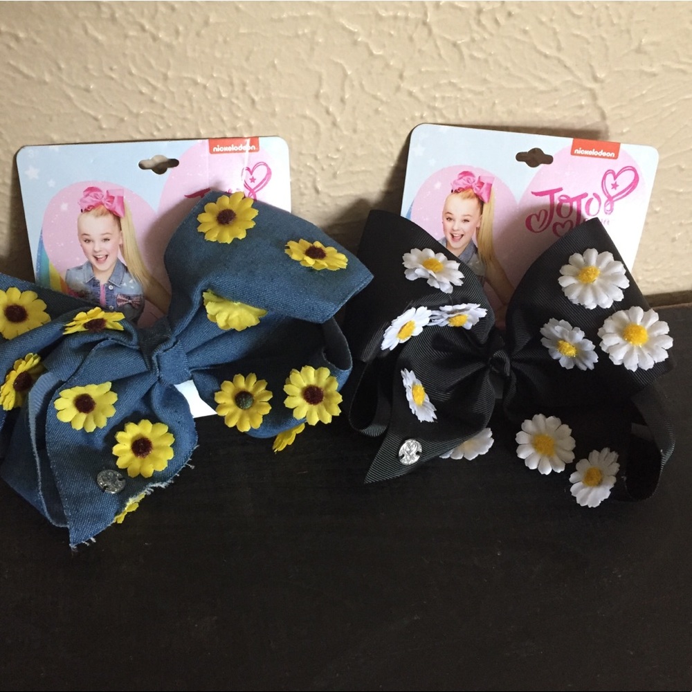 2 Jojo Siwa large bows